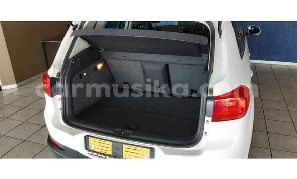 Acheter Occasion Voiture Volkswagen Tiguan Blanc à Beitbridge, Matabeleland South Acheter Occasion Voiture Volkswagen Tiguan Blanc à Beitbridge, Matabeleland South