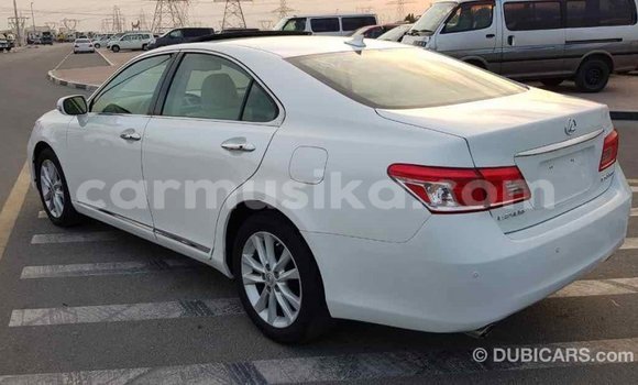 Acheter Import Voiture Lexus ES Blanc à Import - Dubai, Harare Acheter Import Voiture Lexus ES Blanc à Import - Dubai, Harare