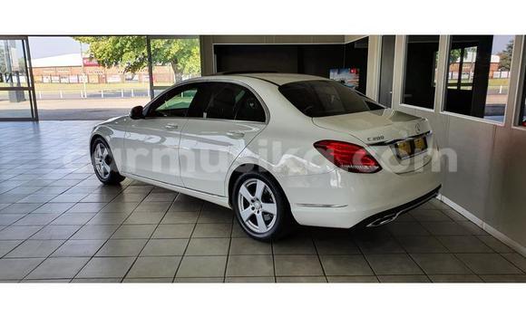 Acheter Occasion Voiture Mercedes‒Benz CLS-klasse Blanc à Beitbridge, Matabeleland South Acheter Occasion Voiture Mercedes‒Benz CLS-klasse Blanc à Beitbridge, Matabeleland South