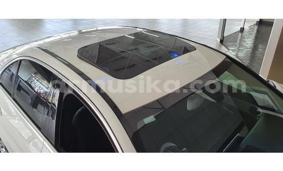 Acheter Occasion Voiture Mercedes‒Benz CLS-klasse Blanc à Beitbridge, Matabeleland South Acheter Occasion Voiture Mercedes‒Benz CLS-klasse Blanc à Beitbridge, Matabeleland South