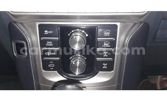 Nunua Ilio tumika Toyota Land Cruiser Prado Nyeupe Gari ndani ya Beitbridge nchini Matabeleland Kusini Nunua Ilio tumika Toyota Land Cruiser Prado Nyeupe Gari ndani ya Beitbridge nchini Matabeleland Kusini
