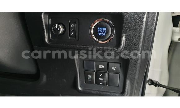 Nunua Ilio tumika Toyota Land Cruiser Prado Nyeupe Gari ndani ya Beitbridge nchini Matabeleland Kusini Nunua Ilio tumika Toyota Land Cruiser Prado Nyeupe Gari ndani ya Beitbridge nchini Matabeleland Kusini