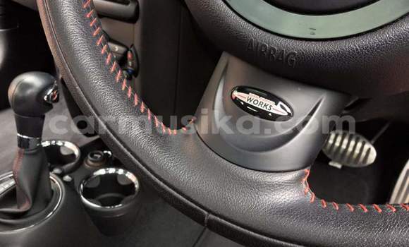 Tenga Tsaru MINI Cooper Tsvuku Mota in Beitbridge in Matabeleland South Tenga Tsaru MINI Cooper Tsvuku Mota in Beitbridge in Matabeleland South