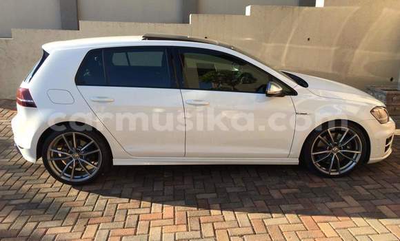 Tenga Tsaru Volkswagen Golf R Chena Mota in Beitbridge in Matabeleland South Tenga Tsaru Volkswagen Golf R Chena Mota in Beitbridge in Matabeleland South