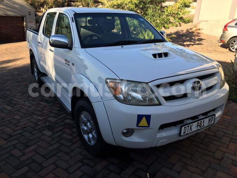 Big with watermark toyota hilux matabeleland south beitbridge 13787