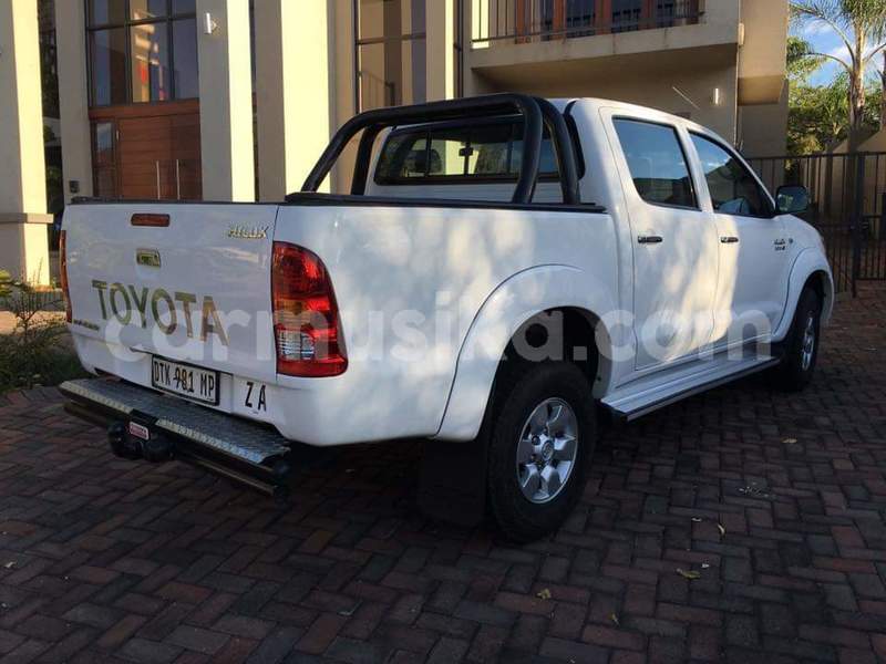 Big with watermark toyota hilux matabeleland south beitbridge 13787