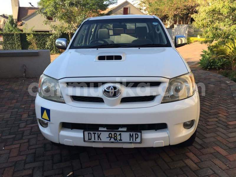 Big with watermark toyota hilux matabeleland south beitbridge 13787