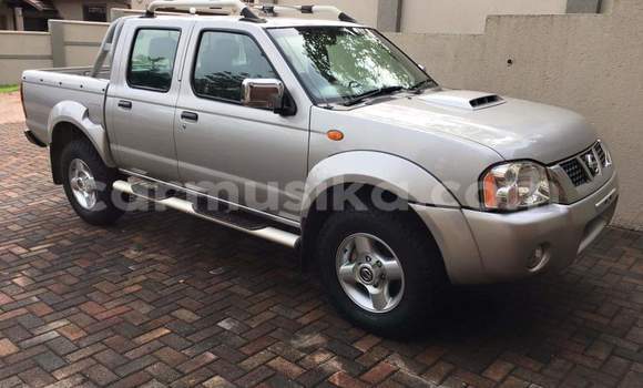 Tenga Tsaru Nissan NP 300 Sirivha Mota in Harare in Harare Tenga Tsaru Nissan NP 300 Sirivha Mota in Harare in Harare
