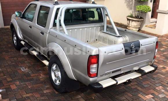 Tenga Tsaru Nissan NP 300 Sirivha Mota in Harare in Harare Tenga Tsaru Nissan NP 300 Sirivha Mota in Harare in Harare