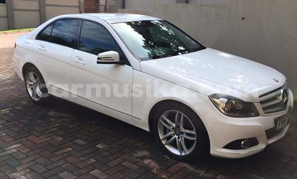 Buy Used Mercedes‒Benz C–Class White Car in Harare in Harare Buy Used Mercedes‒Benz C–Class White Car in Harare in Harare