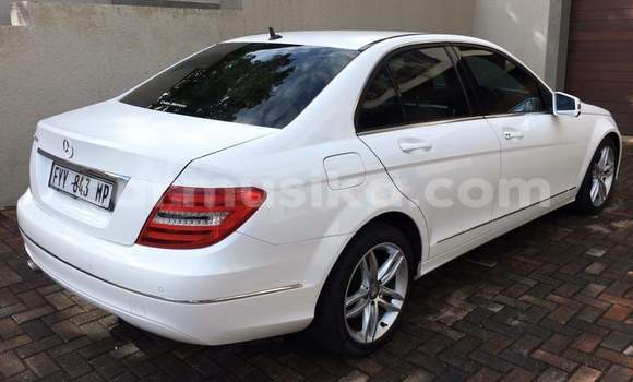 Buy Used Mercedes‒Benz C–Class White Car in Harare in Harare Buy Used Mercedes‒Benz C–Class White Car in Harare in Harare