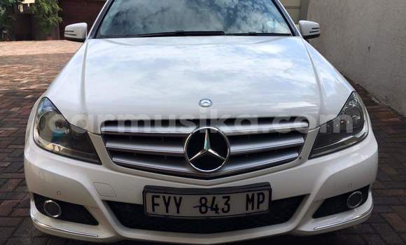 Buy Used Mercedes‒Benz C–Class White Car in Harare in Harare Buy Used Mercedes‒Benz C–Class White Car in Harare in Harare