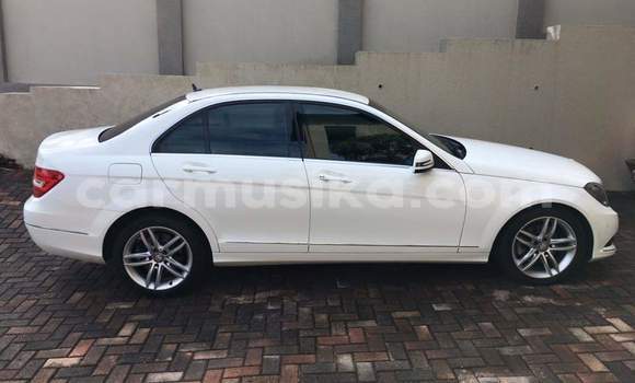 Buy Used Mercedes‒Benz C–Class White Car in Harare in Harare Buy Used Mercedes‒Benz C–Class White Car in Harare in Harare