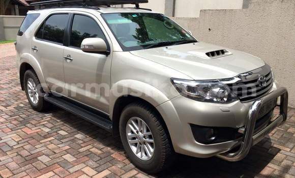 Tenga Tsaru Toyota Fortuner Sirivha Mota in Harare in Harare Tenga Tsaru Toyota Fortuner Sirivha Mota in Harare in Harare