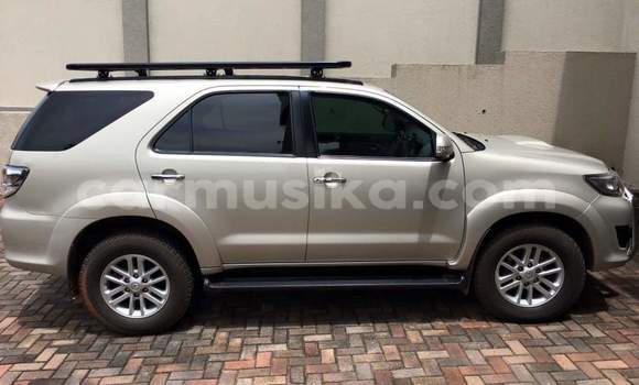 Tenga Tsaru Toyota Fortuner Sirivha Mota in Harare in Harare Tenga Tsaru Toyota Fortuner Sirivha Mota in Harare in Harare