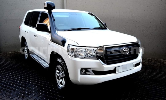Buy Used Toyota Land Cruiser White Car in Harare in Harare Buy Used Toyota Land Cruiser White Car in Harare in Harare