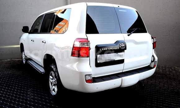 Buy Used Toyota Land Cruiser White Car in Harare in Harare Buy Used Toyota Land Cruiser White Car in Harare in Harare