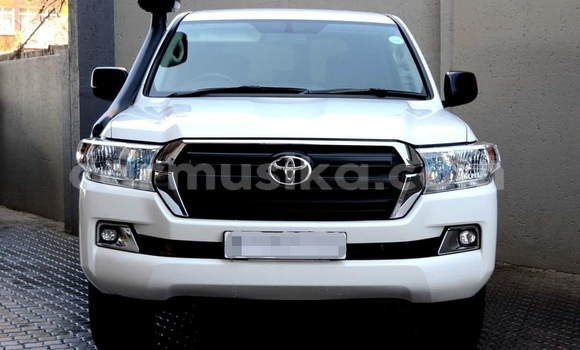 Buy Used Toyota Land Cruiser White Car in Harare in Harare Buy Used Toyota Land Cruiser White Car in Harare in Harare