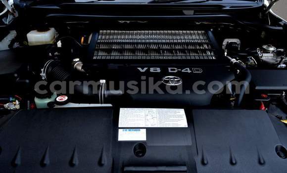 Buy Used Toyota Land Cruiser White Car in Harare in Harare Buy Used Toyota Land Cruiser White Car in Harare in Harare