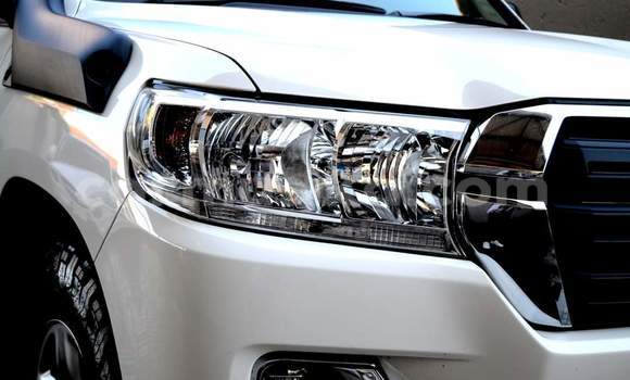 Buy Used Toyota Land Cruiser White Car in Harare in Harare Buy Used Toyota Land Cruiser White Car in Harare in Harare