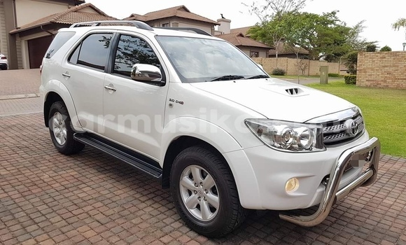 Tenga Tsaru Toyota Fortuner Chena Mota in Harare in Harare Tenga Tsaru Toyota Fortuner Chena Mota in Harare in Harare