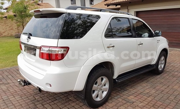 Tenga Tsaru Toyota Fortuner Chena Mota in Harare in Harare Tenga Tsaru Toyota Fortuner Chena Mota in Harare in Harare