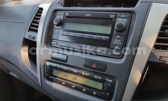 Buy Used Toyota Hilux White Car in Harare in Harare Buy Used Toyota Hilux White Car in Harare in Harare