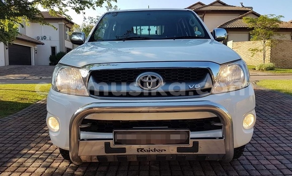 Buy Used Toyota Hilux White Car in Harare in Harare Buy Used Toyota Hilux White Car in Harare in Harare