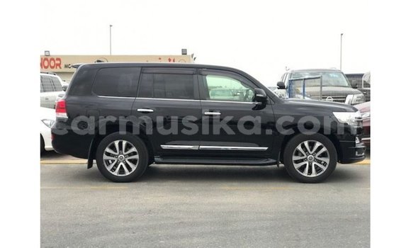 Nunua Imported Toyota Land Cruiser Nyeusi Gari ndani ya Import - Dubai nchini Harare Nunua Imported Toyota Land Cruiser Nyeusi Gari ndani ya Import - Dubai nchini Harare
