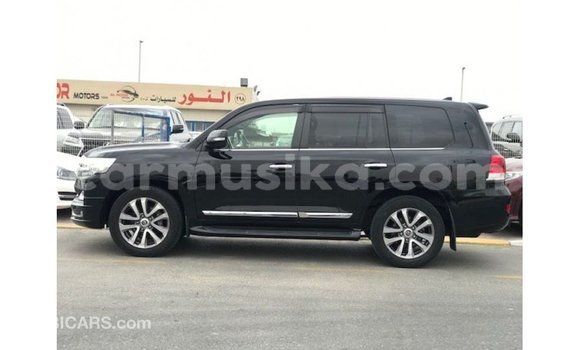 Nunua Imported Toyota Land Cruiser Nyeusi Gari ndani ya Import - Dubai nchini Harare Nunua Imported Toyota Land Cruiser Nyeusi Gari ndani ya Import - Dubai nchini Harare