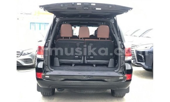 Nunua Imported Toyota Land Cruiser Nyeusi Gari ndani ya Import - Dubai nchini Harare Nunua Imported Toyota Land Cruiser Nyeusi Gari ndani ya Import - Dubai nchini Harare