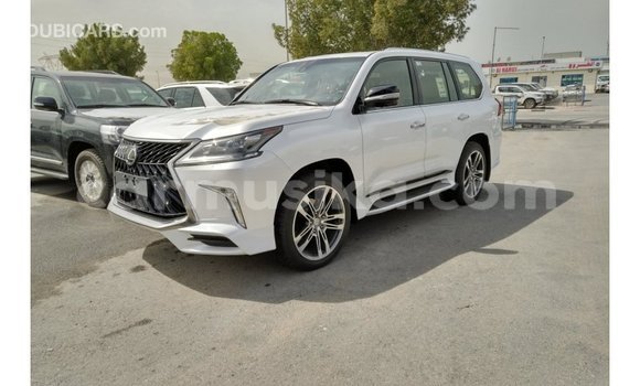 Acheter Import Voiture Lexus LX Blanc à Import - Dubai, Harare Acheter Import Voiture Lexus LX Blanc à Import - Dubai, Harare