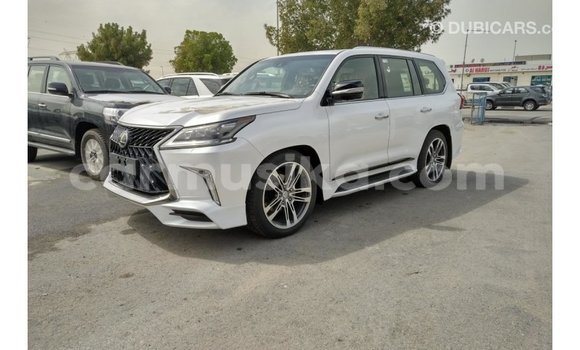 Acheter Import Voiture Lexus LX Blanc à Import - Dubai, Harare Acheter Import Voiture Lexus LX Blanc à Import - Dubai, Harare