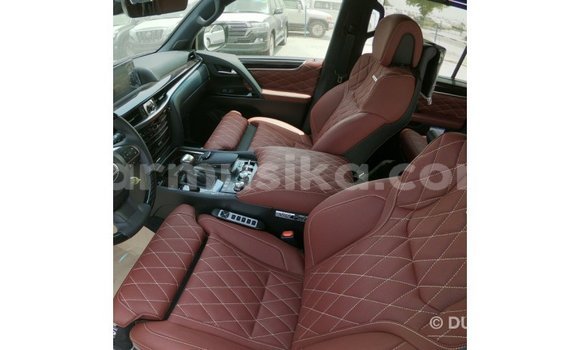 Nunua Imported Lexus LX Nyeupe Gari ndani ya Import - Dubai nchini Harare