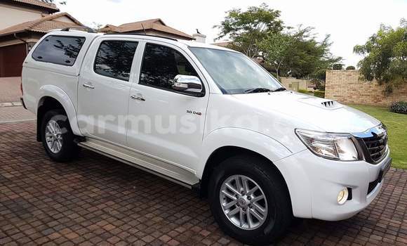 Buy Used Toyota Hilux White Car in Beitbridge in Matabeleland South Buy Used Toyota Hilux White Car in Beitbridge in Matabeleland South