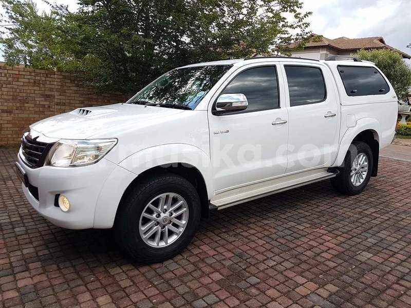 Big with watermark toyota hilux matabeleland south beitbridge 13815