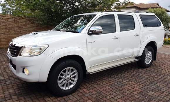 Buy Used Toyota Hilux White Car in Beitbridge in Matabeleland South Buy Used Toyota Hilux White Car in Beitbridge in Matabeleland South