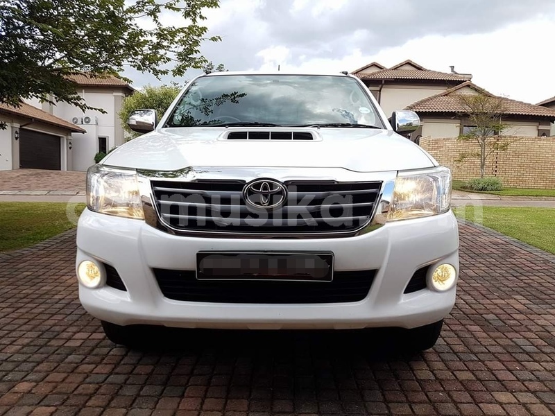 Big with watermark toyota hilux matabeleland south beitbridge 13815