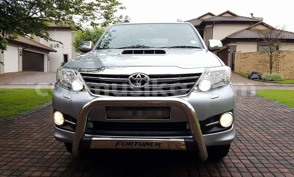 Tenga Tsaru Toyota Fortuner Sirivha Mota in Beitbridge in Matabeleland South Tenga Tsaru Toyota Fortuner Sirivha Mota in Beitbridge in Matabeleland South