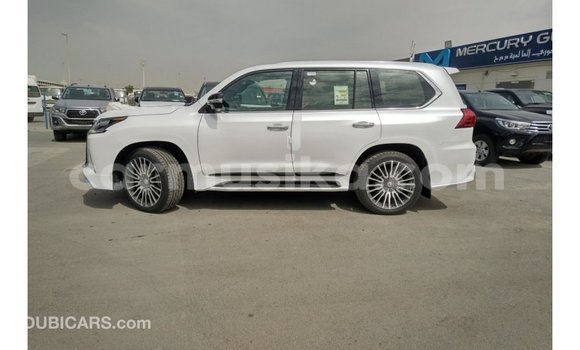 Tenga Imported Lexus LX Chena Mota in Import - Dubai in Harare Tenga Imported Lexus LX Chena Mota in Import - Dubai in Harare