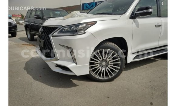 Nunua Imported Lexus LX Nyeupe Gari ndani ya Import - Dubai nchini Harare