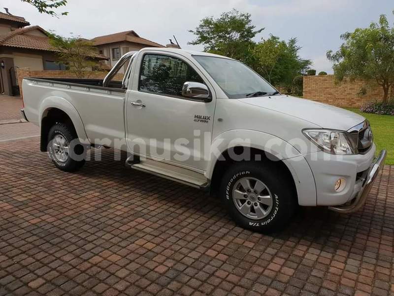 Big with watermark toyota hilux matabeleland south beitbridge 13817