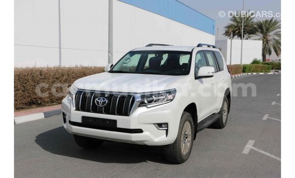 Acheter Import Voiture Toyota Prado Blanc à Import - Dubai, Harare Acheter Import Voiture Toyota Prado Blanc à Import - Dubai, Harare