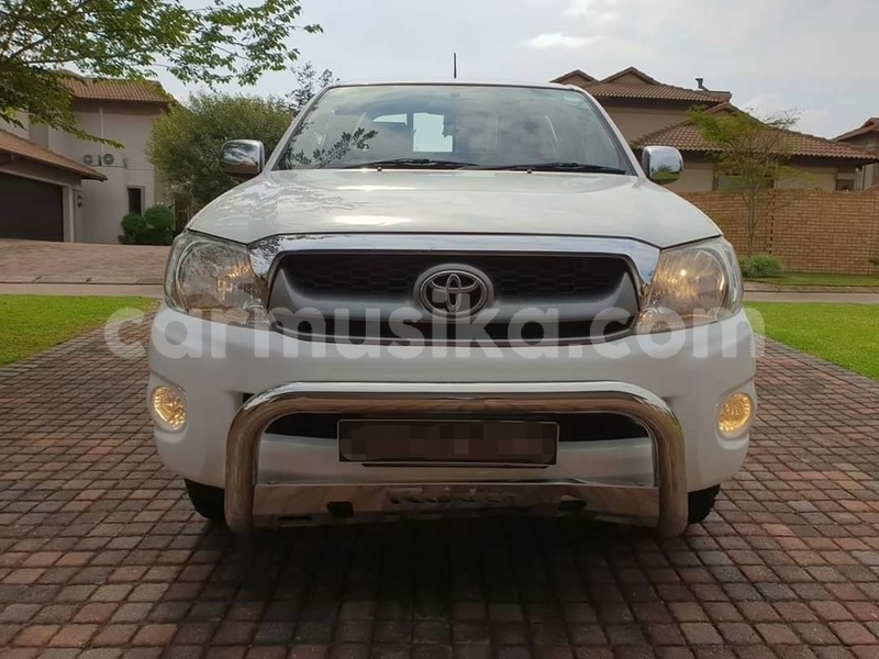 Big with watermark toyota hilux matabeleland south beitbridge 13817