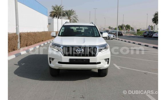 Acheter Import Voiture Toyota Prado Blanc à Import - Dubai, Harare Acheter Import Voiture Toyota Prado Blanc à Import - Dubai, Harare