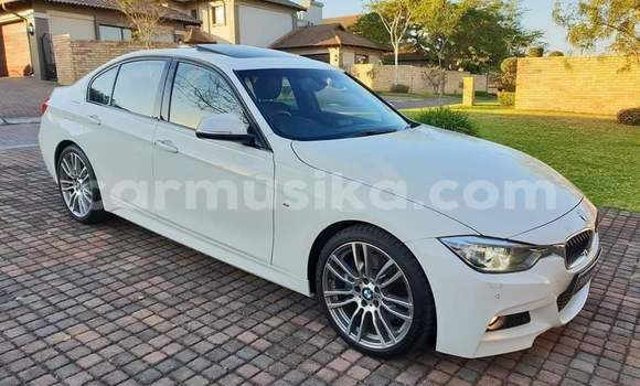 Tenga Tsaru BMW 3–Series Chena Mota in Beitbridge in Matabeleland South Tenga Tsaru BMW 3–Series Chena Mota in Beitbridge in Matabeleland South