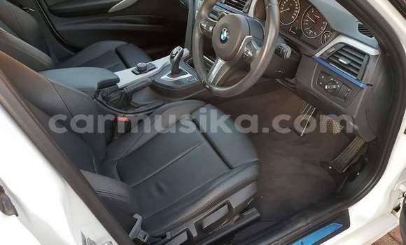 Tenga Tsaru BMW 3–Series Chena Mota in Beitbridge in Matabeleland South Tenga Tsaru BMW 3–Series Chena Mota in Beitbridge in Matabeleland South