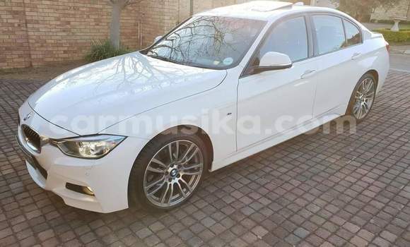 Tenga Tsaru BMW 3–Series Chena Mota in Beitbridge in Matabeleland South Tenga Tsaru BMW 3–Series Chena Mota in Beitbridge in Matabeleland South