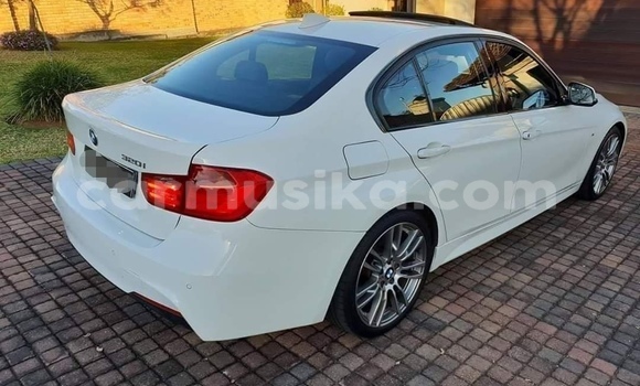 Tenga Tsaru BMW 3–Series Chena Mota in Beitbridge in Matabeleland South Tenga Tsaru BMW 3–Series Chena Mota in Beitbridge in Matabeleland South