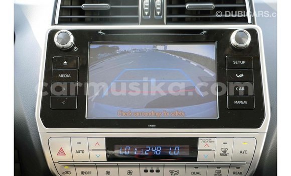Acheter Import Voiture Toyota Prado Blanc à Import - Dubai, Harare Acheter Import Voiture Toyota Prado Blanc à Import - Dubai, Harare